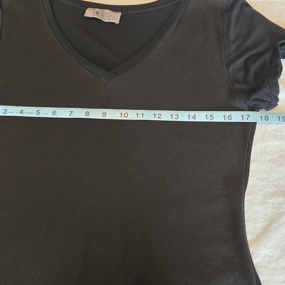 Tina Stephens Elegant Black V-Neck Short Sleeve Top - Picture 4 of 6